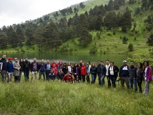 Gümüşhaneli Dağcılardan Altınpınar Limni Gölünde Geleneksel İftar Programı