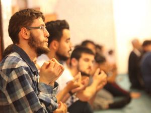 Kadir Gecesinde Camiler Doldu Taştı.