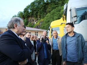 Vali Doğanay Tır Kuyruğunda Bekleyen Şoförleri Ziyaret Etti