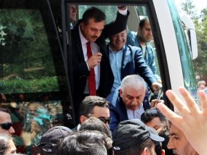 Başbakan’a Erzurum’da Sevgi Seli