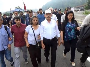 Berkin Elvan’ın Ailesi De Kılıçdaroğlu’yla Yürüdü