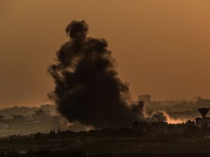İsrail Gazze Şeridini Bombaladı