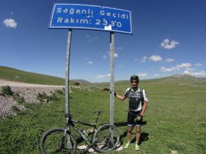 Doğu Karadeniz Yaylalarını Pedal Çevirerek Gezdiler