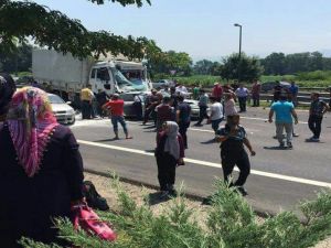 Sakarya Tem Otoyolunda Zincirleme Kaza