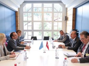 Bakan Çavuşoğlu, Bm’nin Kıbrıs Özel Danışmanı İle Görüştü
