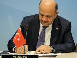 Bakan Işık Nato Toplantısında Niyet Mektubu İmzaladı