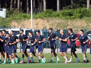 Fenerbahçe Hazırlıklarını Sürdürüyor