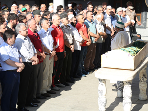 Rize Şehit Aileleri Dernek Başkanı Aksu'nun Babası Son Yolculuğuna Uğurlandı