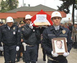 Rize'de Ölen Polis'e Cenaze Töreni