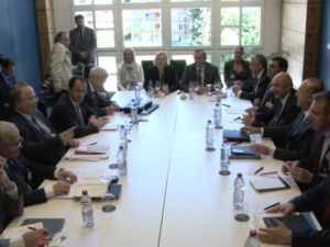 Kıbrıs Konferansı 5’li Toplantıyla Devam Ediyor