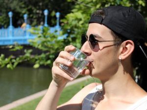 Güneş Çarpmasına Karşı Bol Su