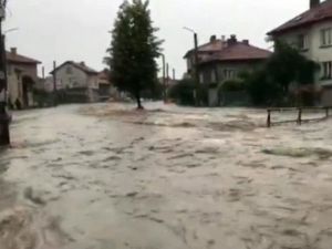 Bulgaristan Selle Boğuşuyor