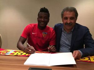 Yıldız Golcü İmzayı Attı