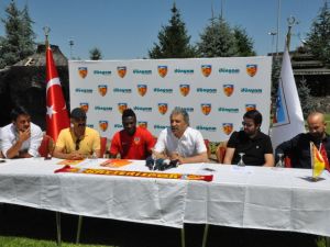 Asamoah Gyan İle 2+1 Yıllık Sözleşme İmzalandı