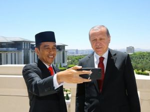 Sosyal Medyadan Canlı Yayın Yaptı