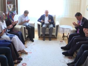 Başbakan Yıldırım’dan Şehit Ailelerine Ziyaret