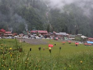 Kışın Nüfusu 6 Bin’lerde Olan İlçe Yazları Günde 25-30 Bin Turisti Ağırlıyor