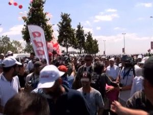 ’Adalet Yürüyüşü’ne Balonlu Karşılama