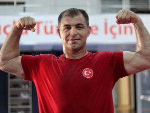 Sırtı Minder Görmeyen Şampiyon