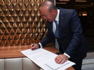 İlk İmzalayan Türkiye Oldu