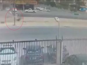 Hızla Direğe Böyle Çarptı