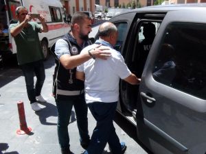 Eski Rektöre Fetö’den Tutuklama