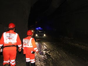 Rize’de Yerin 450 Metre Altında ‘Yaşama Yol Ver’ Tatbikatı Yapıldı