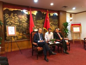 Bakan Müezzinoğlu Vietnam’da