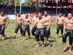 Başpehlivanlık İkinci Tur Güreşleri Sona Erdi
