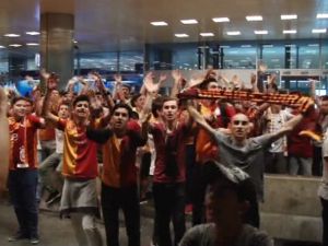 Atatürk Havaalanı’nda Galatasaray Yönetimine Protesto