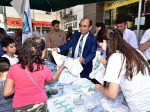 Halk Geri Dönüşüm Konusunda Bilgilendiriliyor