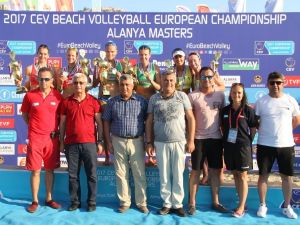 Bayanlar Plaj Voleybolunda Şampiyon Finlandiya