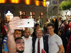 Başkan Gümrükçüoğlu Hemşehrilerinin Arasında Nöbet Tuttu