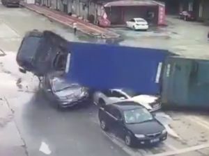 Tır Araçları Biçti !