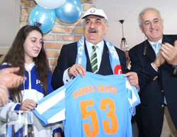 Bakan Yazıcı'ya 53 Numaralı Forma