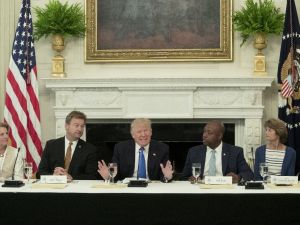 Trump Cumhuriyetçi Senatörleri Ağırladı