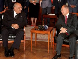 Tuğrul Türkeş Görevini Recep Akdağ’a Devretti