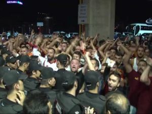 Galatasaray Taraftarından Protesto