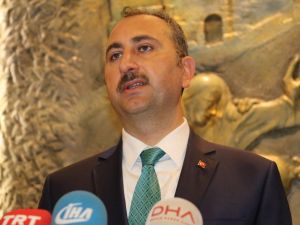"Kahramanlık Öyle Tişörtüne Yazarak Olmaz"