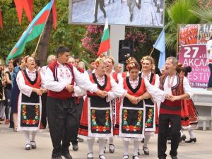 Festival Renkli Görüntülere Sahne Oluyor