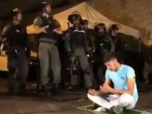 İsrail Polisi 21 Filistinliyi Yaraladı