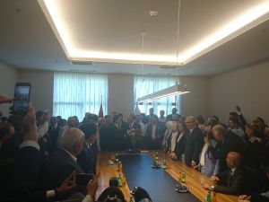 Ak Parti’de Devir Teslim Töreni