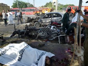 Pakistan’da Bilanço Arttı: Çoğu Polis 25 Ölü