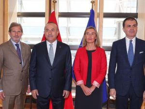 Bakan Çavuşoğlu, Ab’li Yetkililerle Bir Araya Geldi
