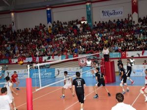 Türkiye Voleybolda Finale Yükseldi