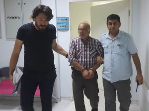 Karısını Kafasından Bıçakladı