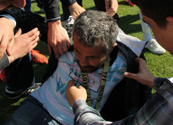 Rizeli Gazeteci Stadda Süper Lig Heyecanına Dayanamadı Yere Yığıldı