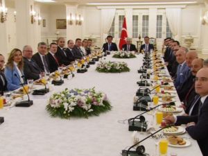 Başbakan Yıldırım, Alman Firmalarının Yetkilileri İle Görüşüyor