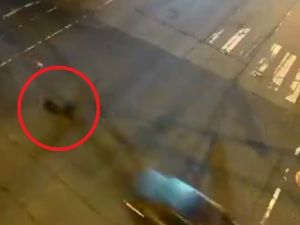 Metrelerce Sürüklendi, Hiçbir Şey Olmamış Gibi Kalktı