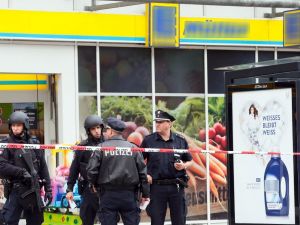 Hamburg Saldırganı, Polisinin Takibindeymiş